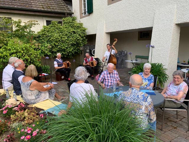 Die Senioren genossen den gemütlichen Abend. Foto: zVg