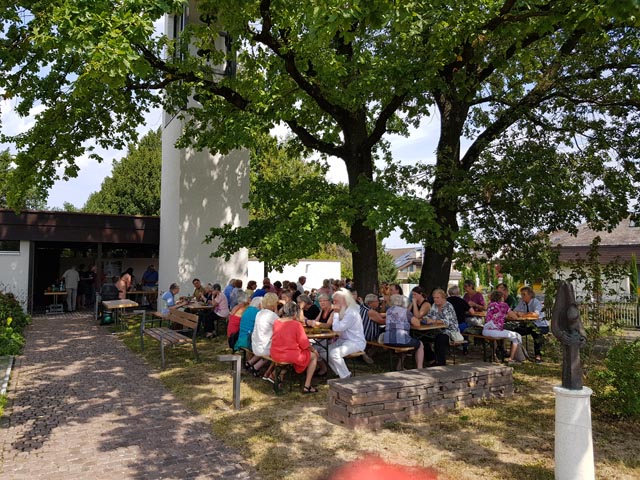 Gemütliches Gemeindefest. Foto: zVg
