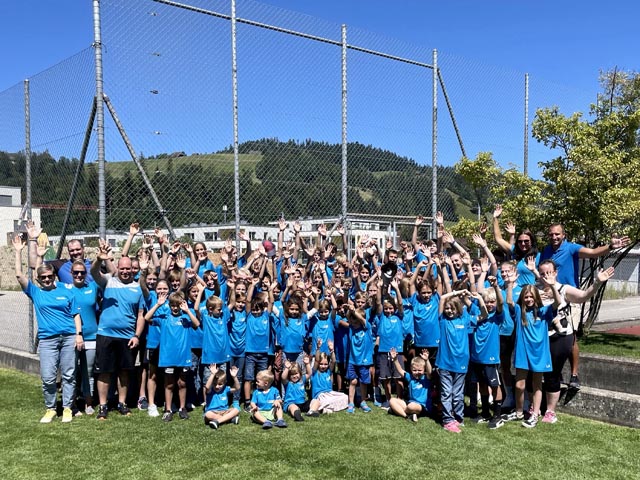 Gruppenbild inkl. Schnupperkinder. Foto: zVg