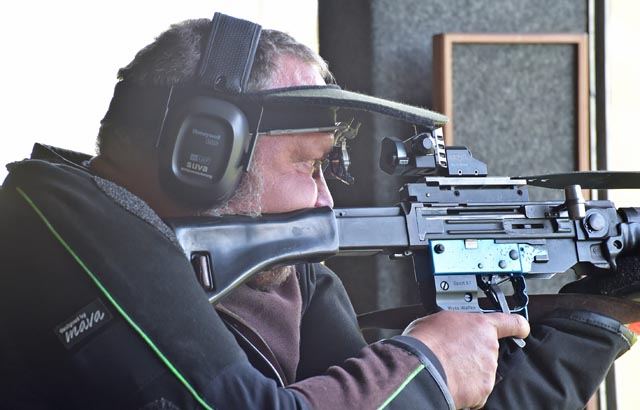 Überlegener Sieger mit dem Sturmgewehr 57/03: Hans Schumacher. Foto: wr