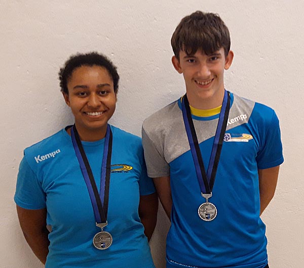 Naomi Christen und Roman Waldmeier gewannen Edelmetall bei den Junioren. Foto: zVg