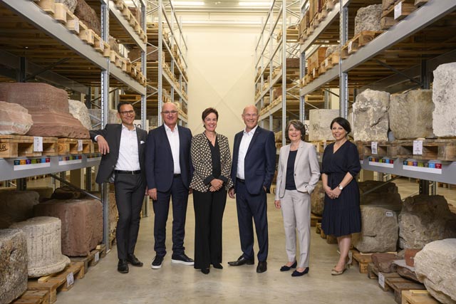 Von links: Regierungsrat Thomi Jourdan, Regierungsrat Isaac Reber, Regierungspräsidentin Monica Gschwind, Regierungsrat Dr. Anton Lauber, Regierungsrätin Kathrin Schweizer, Landschreiberin Elisabeth Heer Dietrich. Foto: LKA/Dominik Plüss