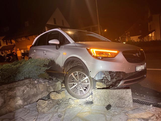 Würenlingen: Betrunken gegen Mauer geprallt