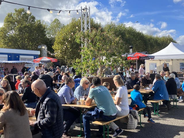 Vor allem am Sonntag nutzten die Besucherinnen und Besucher das schöne Wetter, um noch etwas länger zu verweilen. Foto: zVg