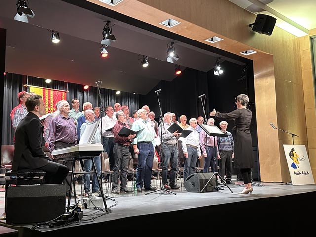 Der Männerchor beeindruckte mit seinem Gesang. Foto: zVg