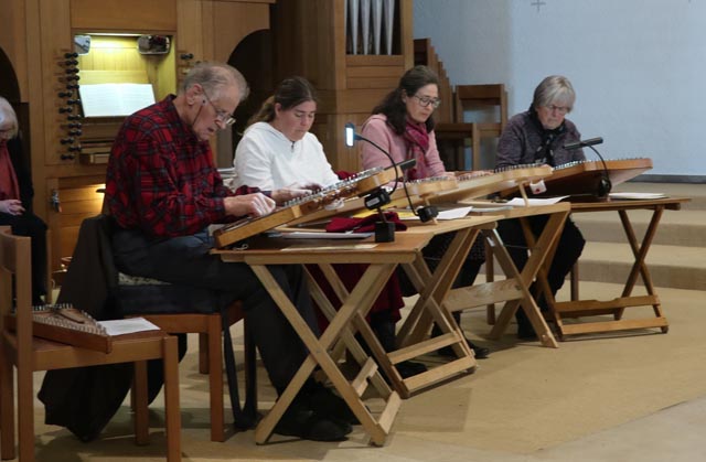 Die Zithergruppe «Echo vom Thiersteinberg» unter der Leitung von Gerhard Schreiber. Foto: zVg