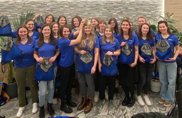 Die ehemalige Präsidentin übergibt Krone an neue Präsidentin. Foto: zVg