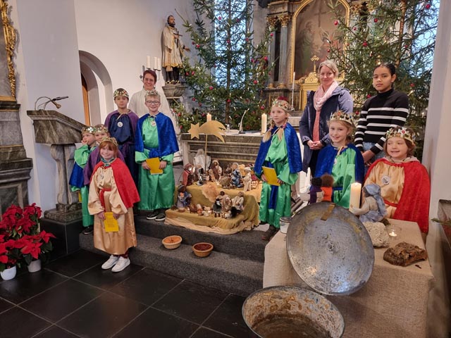 Oeschgen: Sternsinger ziehen von Haus zu Haus