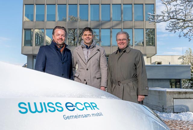 Von links: Marc Ritter, CEO AEW Energie AG, Arian Rohs, CEO Swiss E-Car AG, Hans-Kaspar Scherrer, CEO Eniwa AG.