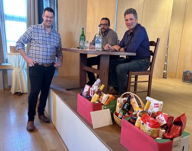 Bild (von links): Nationalrat Christoph Riner aus Zeihen, Grossrat Alex Reimann als Speaker und Gemeinderat Hansjörg Treier, beide aus Wölflinswil. Foto: Andreas Tscheulin