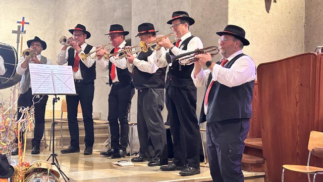 Närrischer Fasnachtsgottesdienst in Hellikon. Foto: zVg