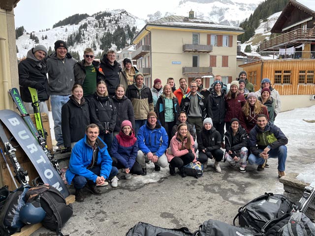 Die Mitglieder des STV Herznach verbrachten ihr Skiweekend in Mürren. Foto: zVg 