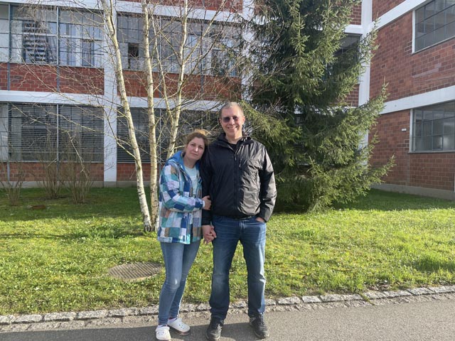 Wir wollen wie eine ganz normale Schweizer Familie sein», sagen Tonia und Yuri Melnychuk und engagieren sich in ihrer Wohngemende Möhlin. Foto: Lilia Staiger