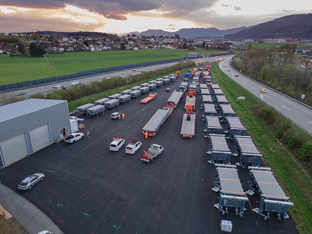 Vorbereitung Aufbau auf der A1. Foto: zVg