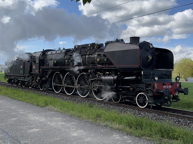 Full: Wieder-Inbetriebnahme der grössten von Hand befeuerten Dampflok Europas