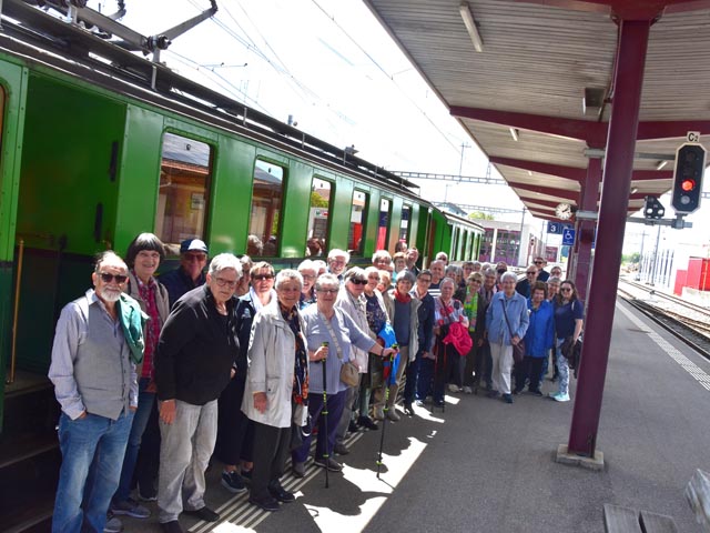 Die Generation 60+ der Reformierten von Möhlin beim Nostalgiezug «Belle Epoque» aus dem Jahr 1913.Foto: zVg