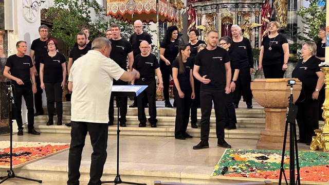 Die Freaktal Singers bei ihrem Auftritt in Frick. Foto: zVg