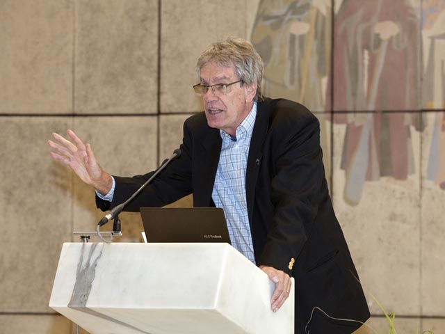 Felix Wehrle erklärt das Konzept des «Lichtblicks Nordwestschweiz». Foto: Roger Wehrli