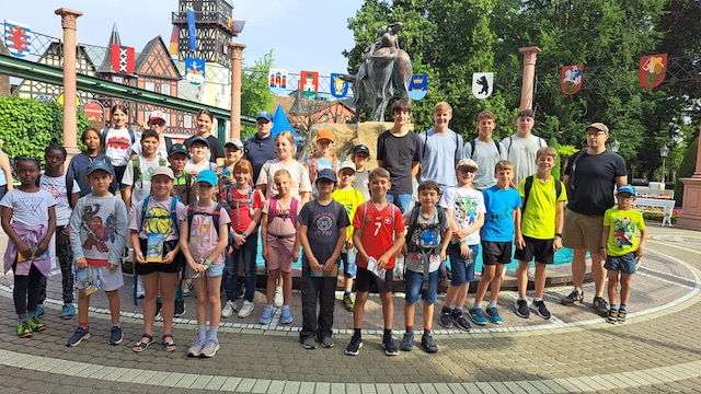 Pfarreien Oberes Fricktal: Ministrantenausflug in den Europapark