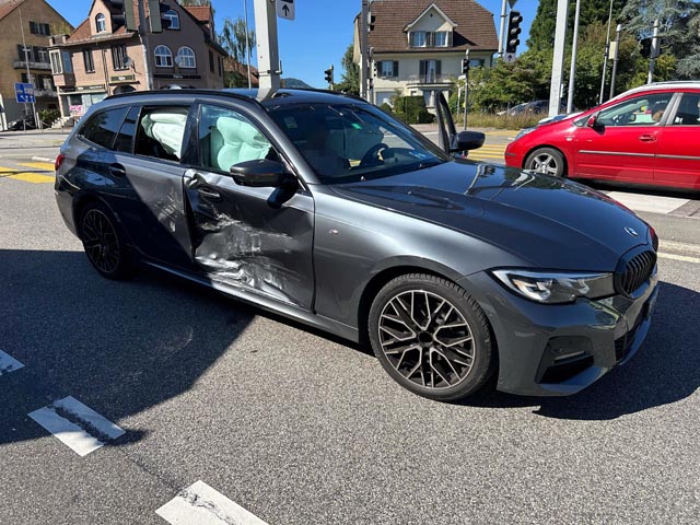 Aarau: Rotlichtmissachtung führt zu Kollision