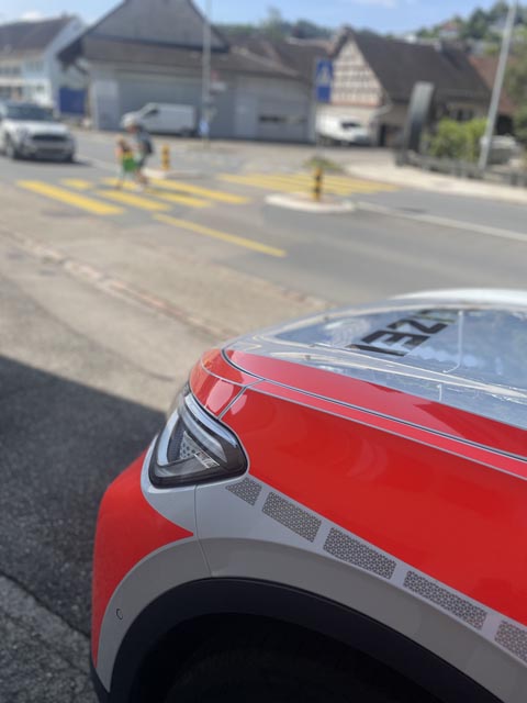 Die Polizei Oberes Fricktal legt ein besonderes Augenmerk auf das Fahrverhalten im Bereich von Schulwegen. Foto: Polizei Oberes Fricktal