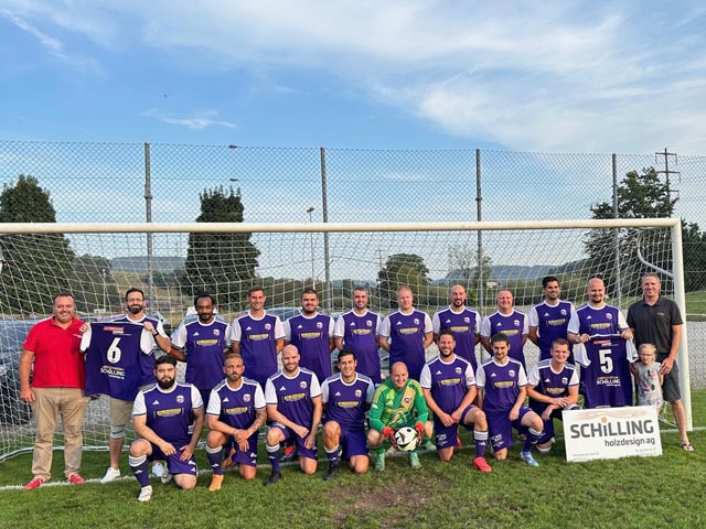 Die Senioren 30+ im neuen Dress. Foto: zVg