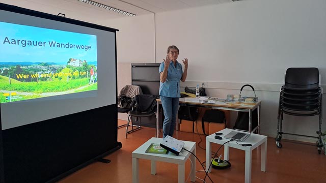 Möhlin: Spannender Vortrag über Wanderwege in der Bibliothek