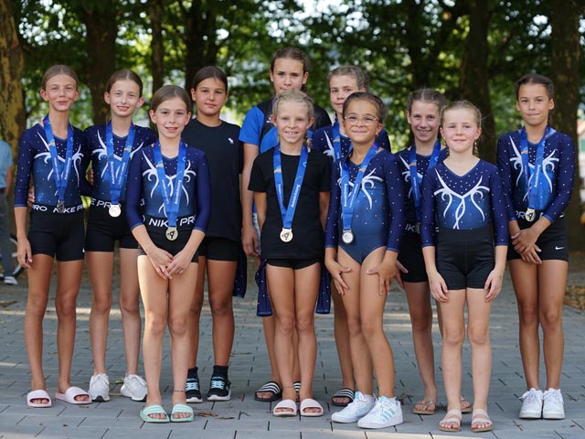 Die Turnerinnen der Kategorie 1 und 3 Foto: zVg