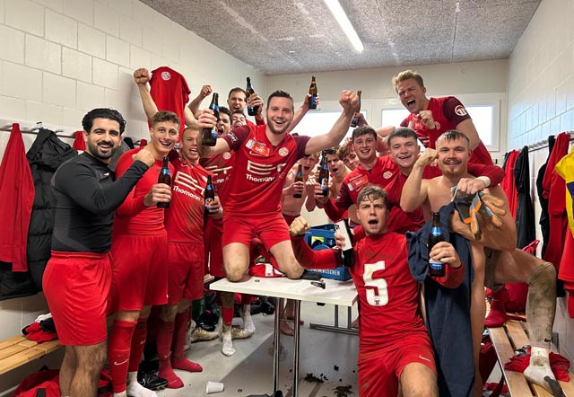 Freude über die den Auswärtssieg. Foto: zVg