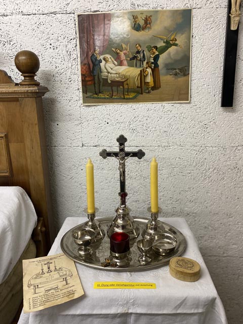 Utensilien für die letzte Ölung. Foto: Sonja Fasler