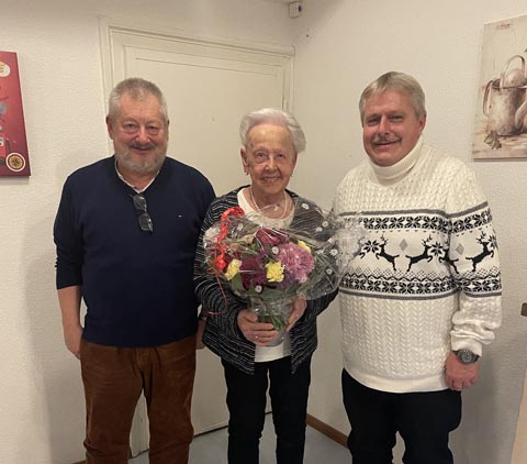 Ehrungen: Rainer Mühlbauer für 10 Jahre, Gritli Deiss für 30 Jahre und Peter Kolly für 10 Jahre. Foto: zVg