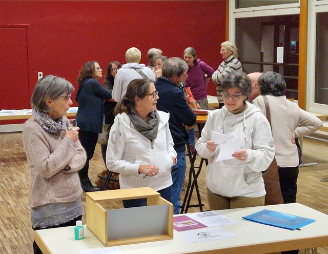 Demenzparcours und Referate stiessen auf grosses Interesse. Foto: zVg