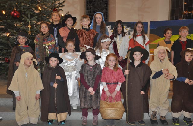 Die Sonntagsschulkinder führten ein herzerwärmendes Weihnachtsspiel auf. Foto: Franz Wülser