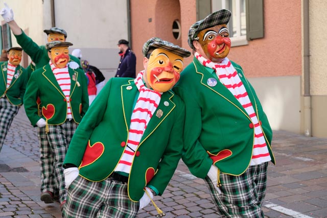 Fasnachtsumzug Rheinfelden: Narri Narro bei Sonnenschein