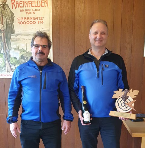 homas Freiermuth (links) 2. Platz Cup-Schiessen und der Sieger Georg Freiermuth. Foto: zVg