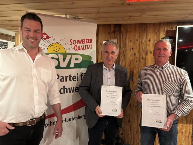 Von links: Christoph Riner und die neuen Ehrenmitglieder Alex Hürzeler und Hansruedi Apolloni. Foto: zVg