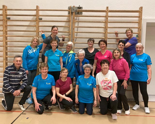 Mitglieder des Frauenturnvereins Stein nach einer Überraschungsstunde mit Martin Oertig. Foto: Nelly Lehmann