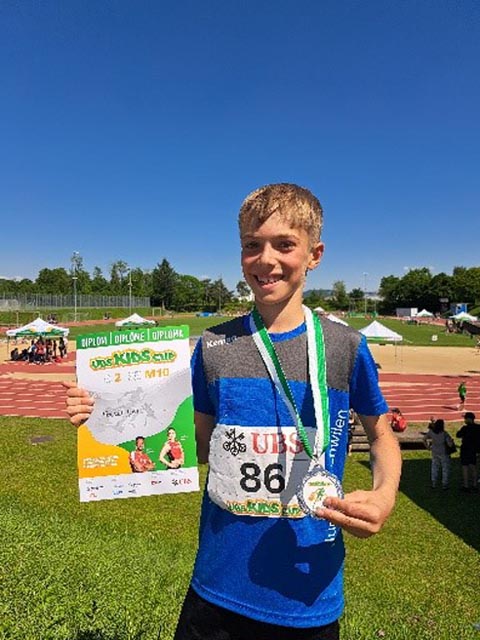 Joel Fricker (2. Platz, M10) und Jana Birri (3. Platz, W7). Foto: zVg