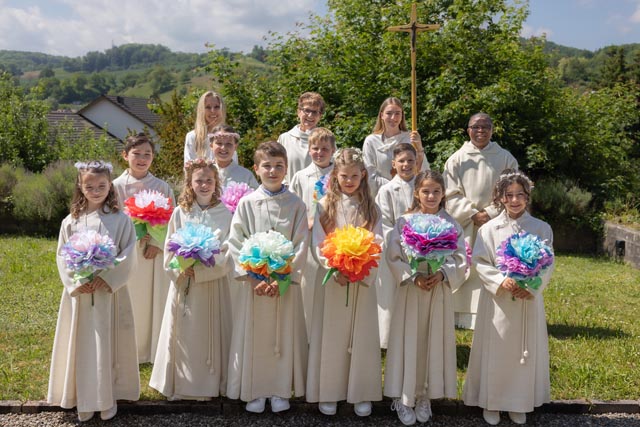 Erstkommunion in Kaisten –  Motto: «Mit Jesus ist mein Leben farbenfroh»