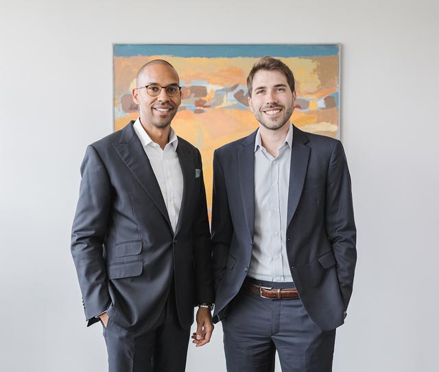 : Freuen sich auf die gemeinsame Zusammenarbeit: Elmi Osman (li.), der neue COO des KSB, und sein Vorgänger im Amt, der designierte neue CEO des KSB, Pascal Cotrotzo. Foto: ksb