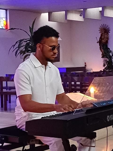 Der Zürcher Jazzpianist Eddy Delaluz begeisterte mit jazzigen Klängen. Foto: Fabrice Müller