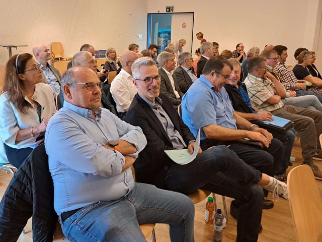 Blick in die Versammlung. Foto: Judith Arpagaus