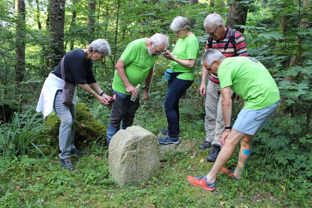 Geheimnisvolle Grenzsteine: Exkursion mit dem NVSL Sulz-Laufenburg