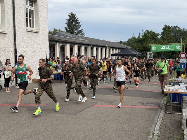 Ambitionierter Start vom Waffenlauf und Waldlauf. Foto: zVg