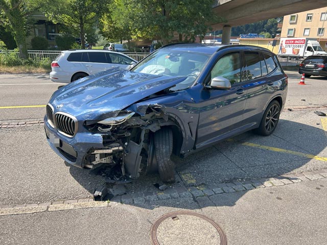 Aarburg: Heftige Kollision auf Gegenfahrbahn