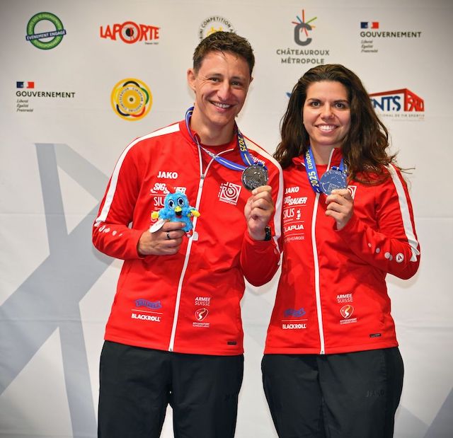 Silber für Chiara Leone und Christoph Dürr im Dreistellungs-Duett-Wettkampf