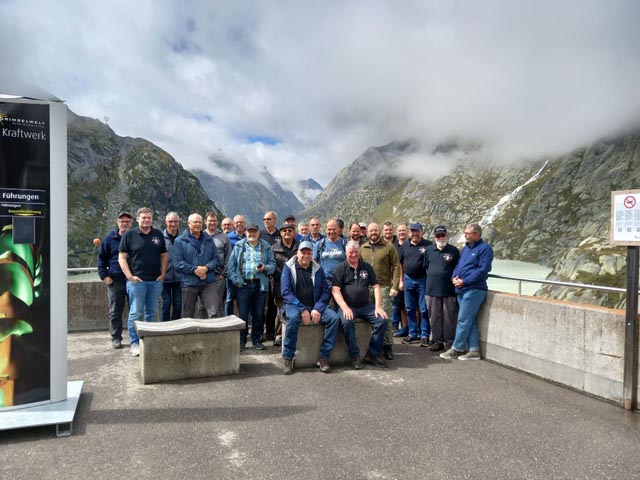 Füürwehrverein Hornussen auf der Grimselstaumauer