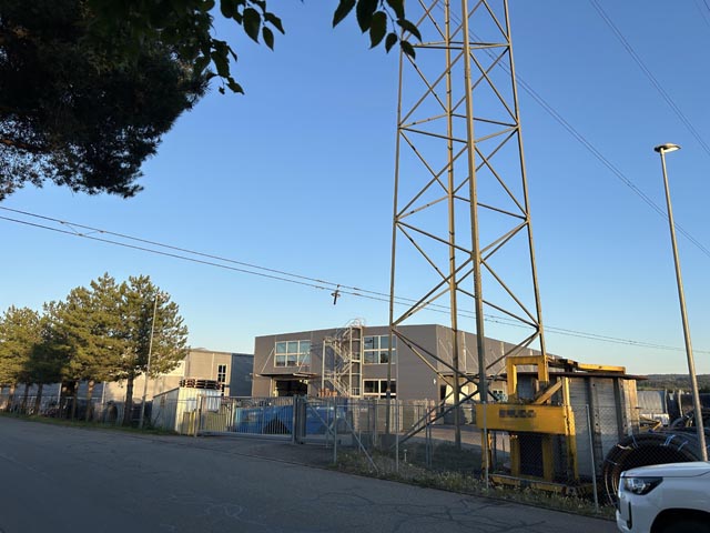 In Kleindöttingen ist eine Starkstromleitung abgebrochen. 