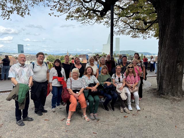 «Z Basel auf der Pfalz, alle Lyte gfallt’s…» − das Chortett zu Besuch in Basel (weitere Bilder auf der Homepage www.chortett.jimdofree.com). Foto: zVg