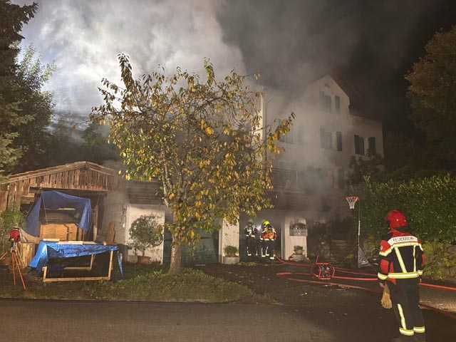 Gross waren die Schäden, die ein Brand in einer privaten Garage in Oberlunkhofen anrichtete.